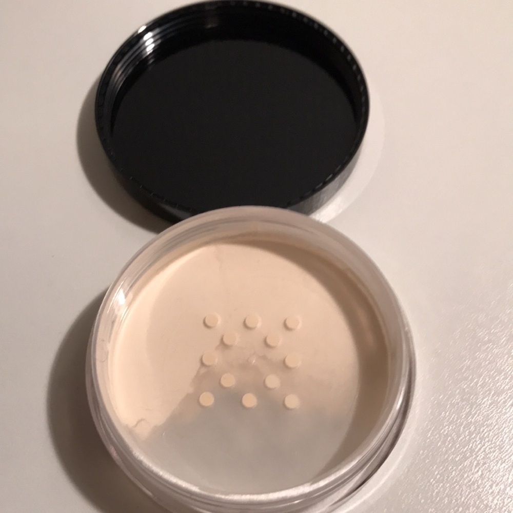 Kokie Professional Loose Setting Translucent Powder NEW - Picture 4 of 6
